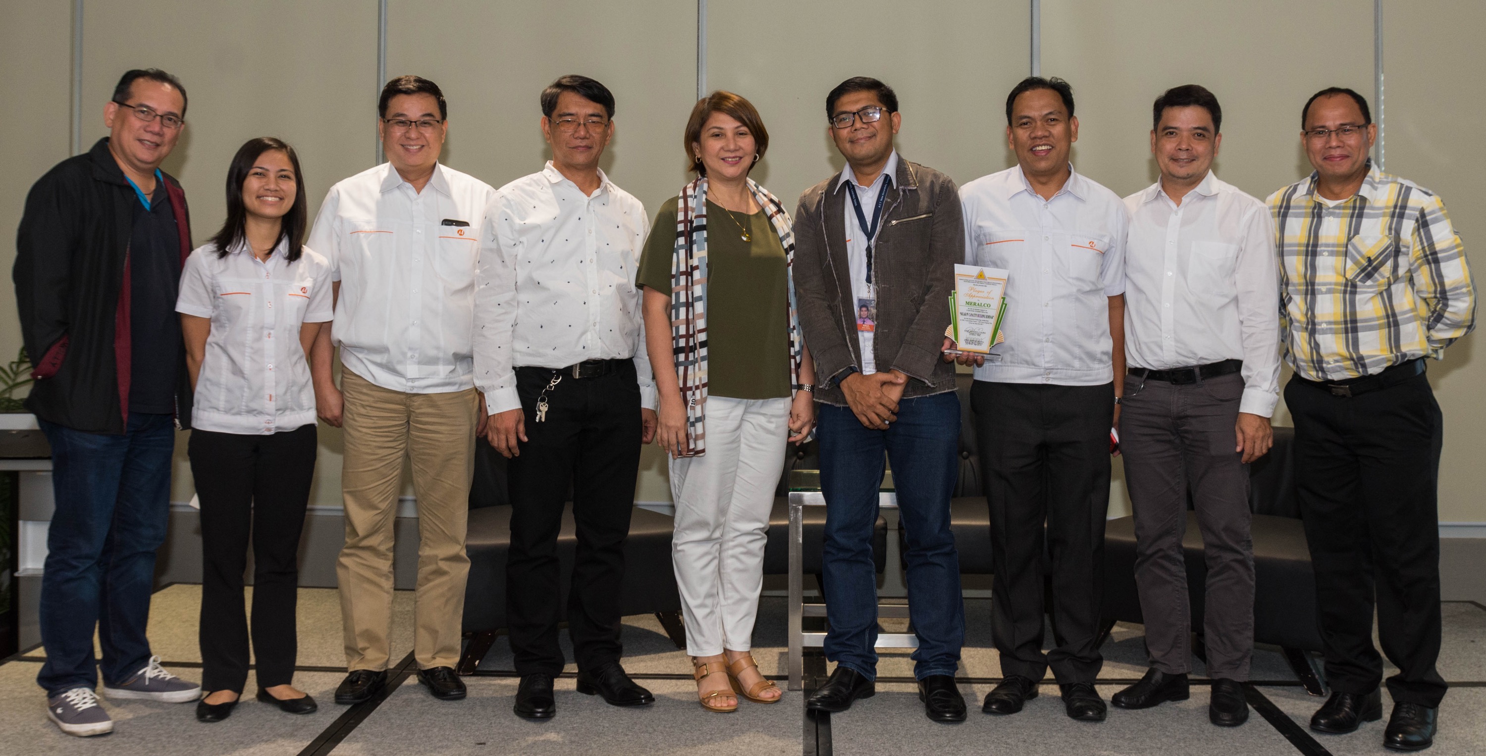 MERALCO UPHOLDS KNOWLEDGE-SHARING ON SOLAR AND NET METERING TECHNOLOGIES WITH GOVERNMENT ENGINEERS AND ELECTRICIANS. Officers and representatives of Meralco engage with the Electrical Engineers and Inspectors of Makati, Taguig, Parañaque, Las Piñas, and Muntinlupa LGUs during the “Solar Photovoltaic (PV) Capacity Building Seminar” on June 28, 2017. Organized by the Association of City/Municipal Electrical Engineers and Electricians of the Philippines, Inc. (ACMEE), the event aims to enhance awareness of