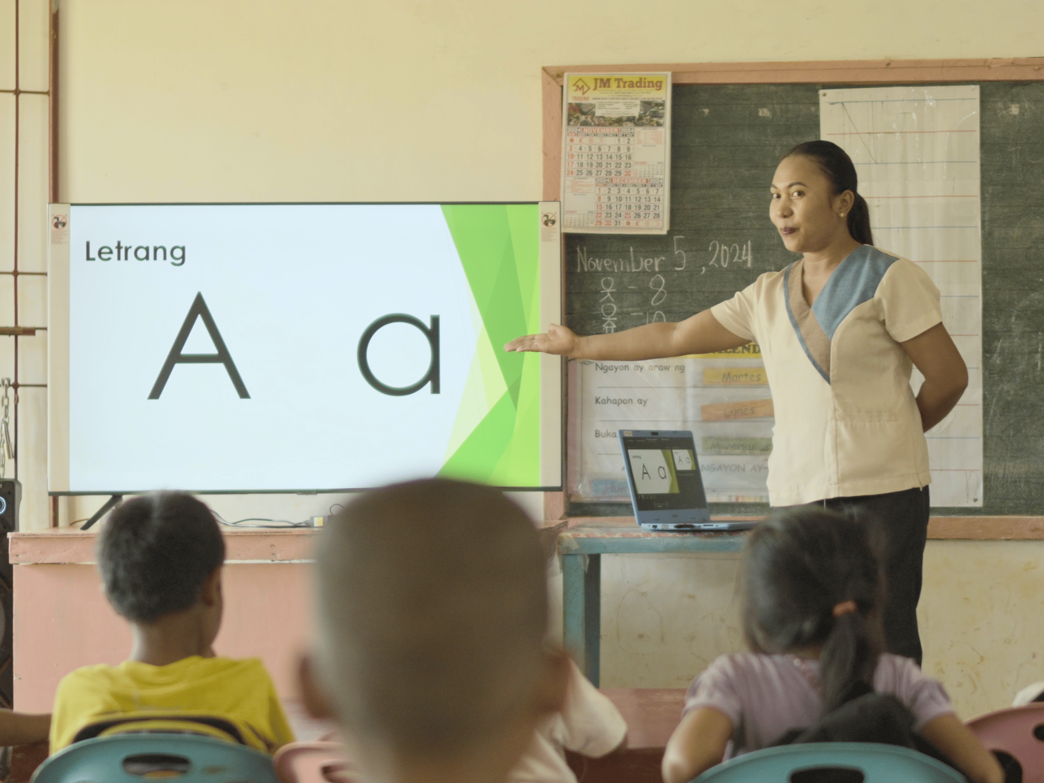 Inspired by her former teacher, Analyn Miñao from Rizal, Palawan went back to the community to teach indigenous Palaw‘an children in Calupisan Elementary School.